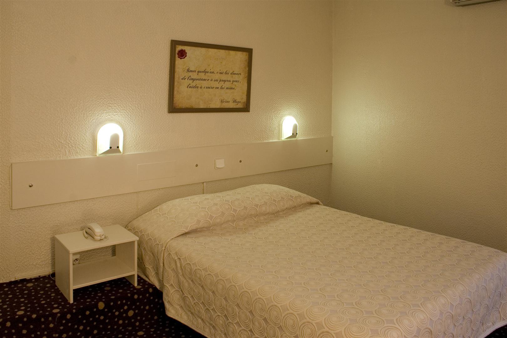 Hotel Ours Blanc - Victor Hugo Toulouse Ngoại thất bức ảnh
